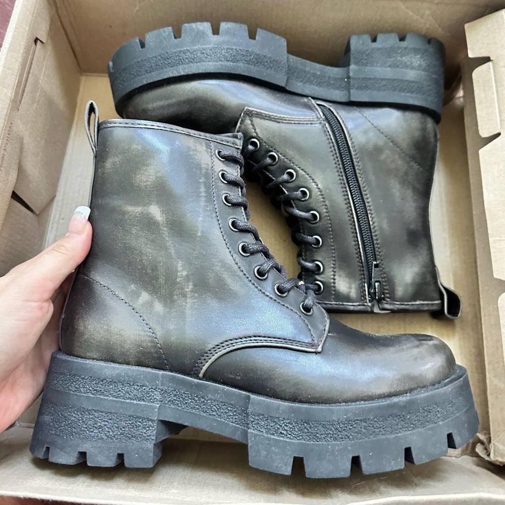 Steve Madden Rascal Platform Combat Boots Distressed Brown New Size 7
